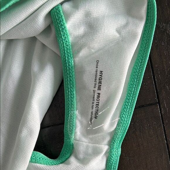 PrettyLittleThing Plus Green Hammered Bikini Bottom with Gold Detail - Sz 14 - Picture 6 of 7